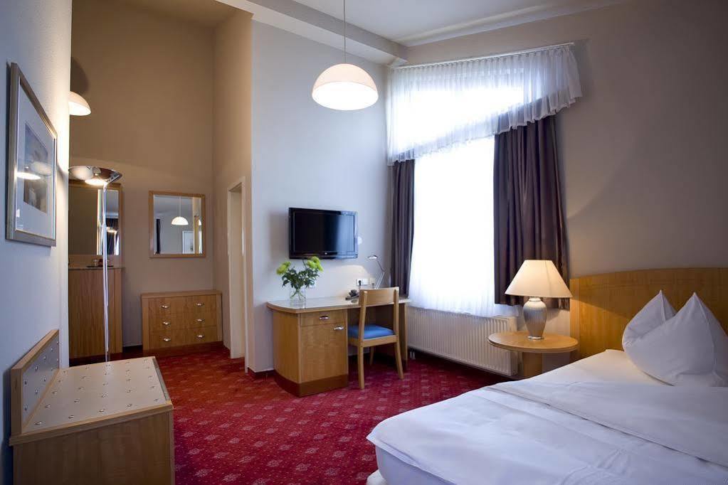 Hotel Das Kleine Ritz Фелльбах Екстер'єр фото