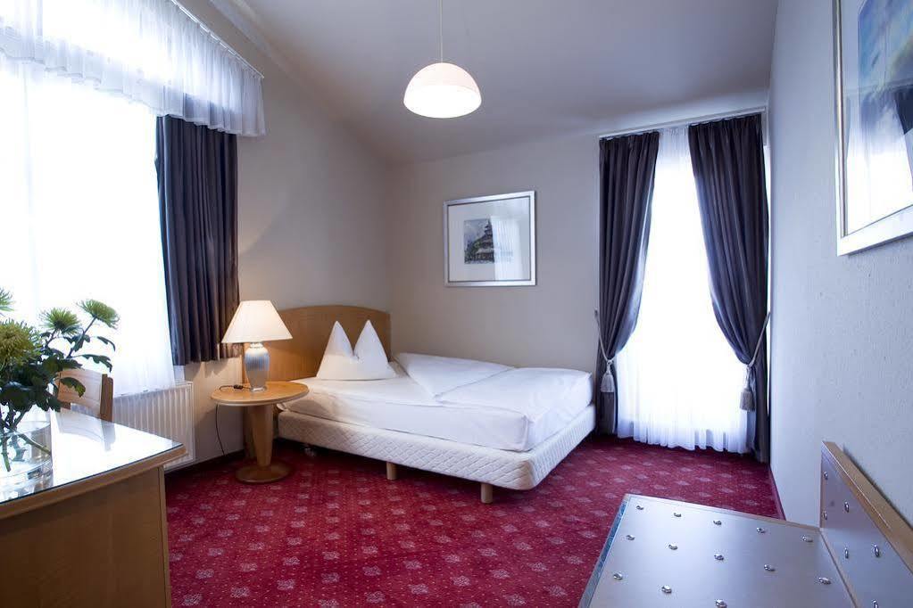 Hotel Das Kleine Ritz Фелльбах Екстер'єр фото